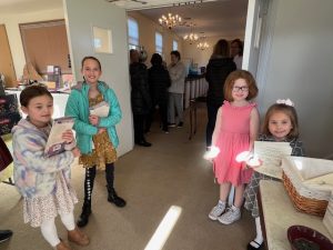 The youth of UPC served as greeters.